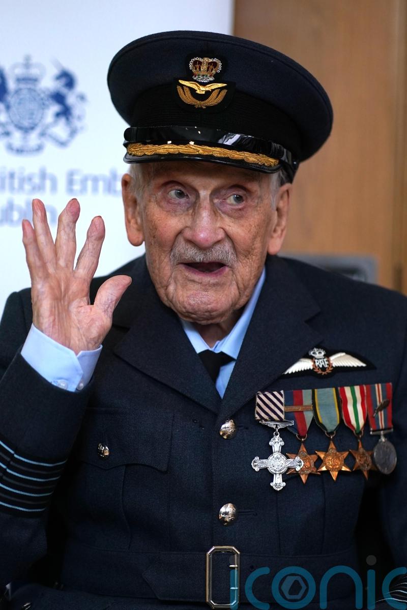Portrait of last Battle of Britain pilot handed over at National Museum