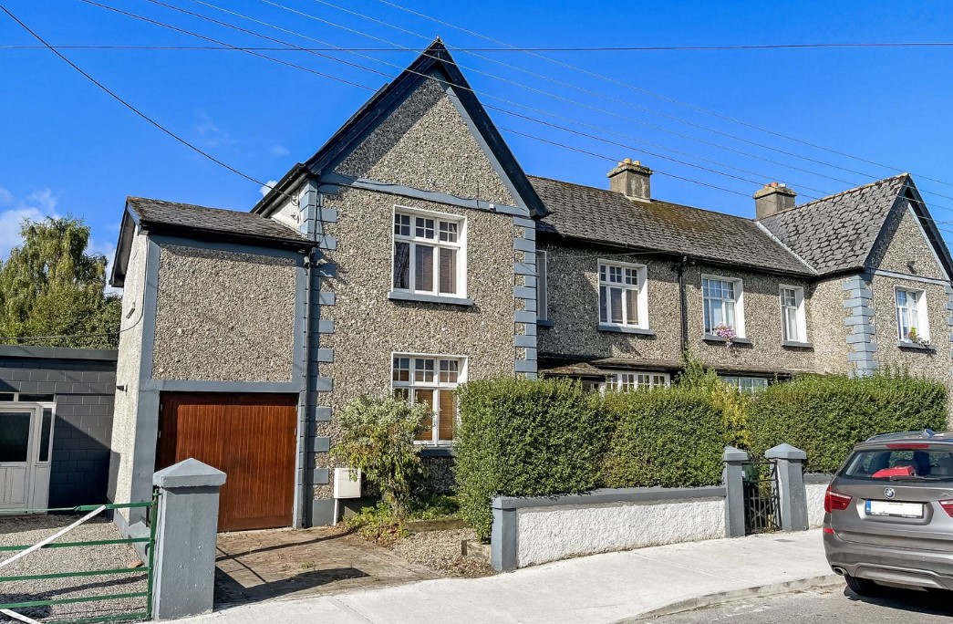 This timeless home located in the heart of Carlow offers elegance with a modern twist Page 1